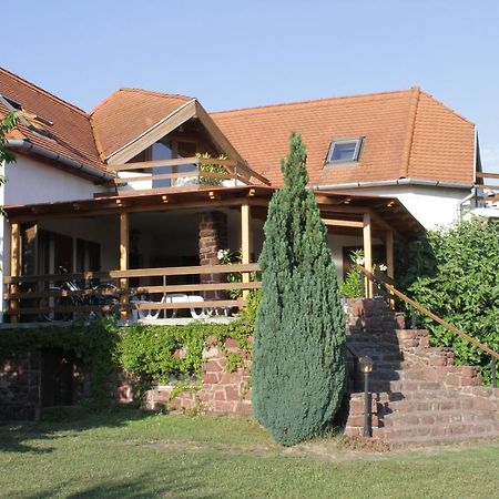 Voeroesko Apartmanhaz Revfulop Bagian luar foto