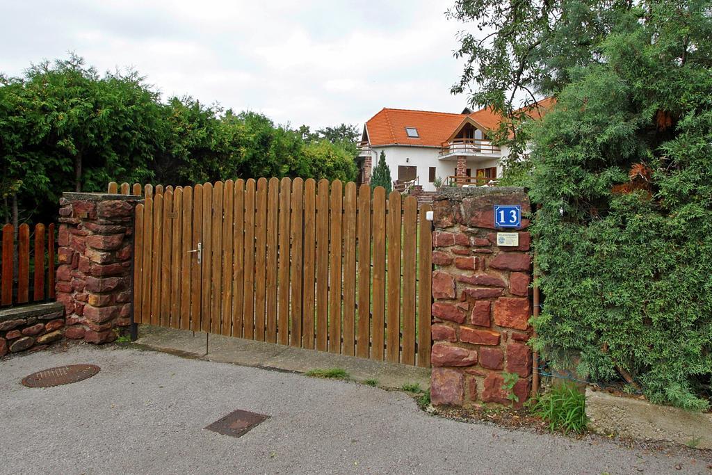 Voeroesko Apartmanhaz Revfulop Bagian luar foto